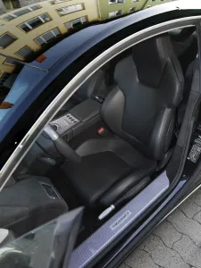 Aston Martin - Vantage